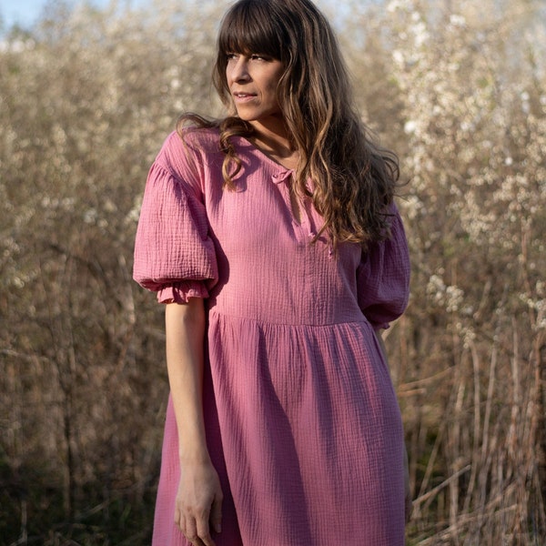 Pastellrosa Oversize-Kleid mit Puffärmeln, Boho-Musselin-Kleid, Kleid mit Pumpärmeln, doppeltes Gaze-Kleid, lockeres puderrosa Sommerkleid