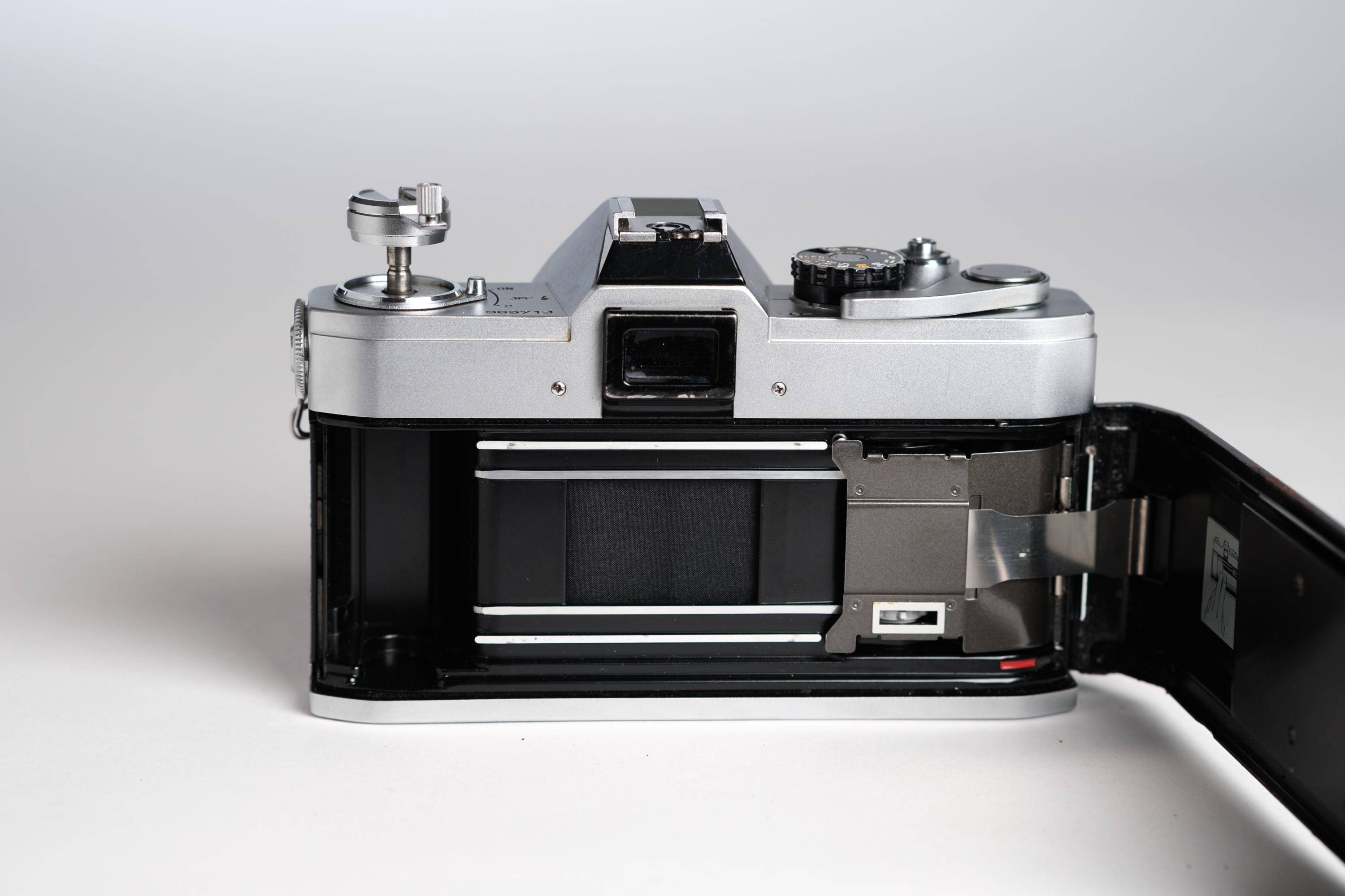 Canon FTb 35mm フィルムカメラ 50mmf1.8レンズ付属 Canon FTb 35mm フィルムカメラ 50mmf1.8レンズ付属 Canon FTb 35mm