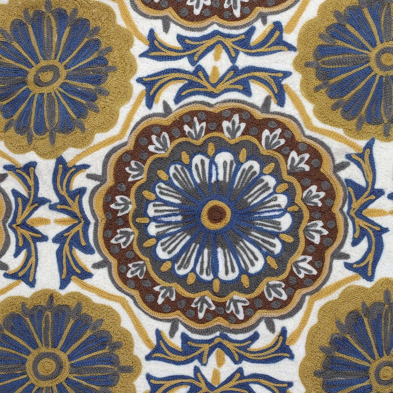 TraditionalApplique Wool Tapestry Rug - Thumbnail 4