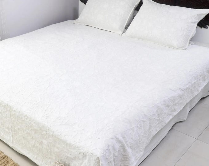 Free Shipping/ Chain-Stitched Cotton Floral-Motif Duvet/ Bed Cover/ Bedroom Décor/ "White to White"