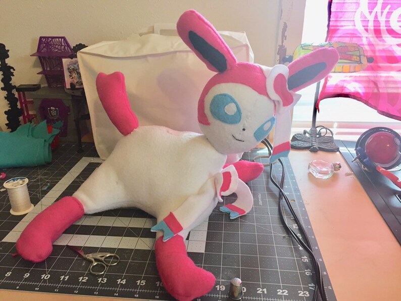 Huggable Size Sylveon Pok\u00e9mon Plush *FREE SHIPPING*