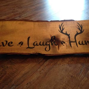 Rustic Hunting Camp Sign: Live Laugh Hunt, Hand Painted Wood Decor bild 3