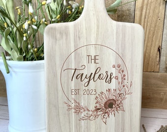 Personalized Charcuterie Board: Engraved Sunflower Serving Board
