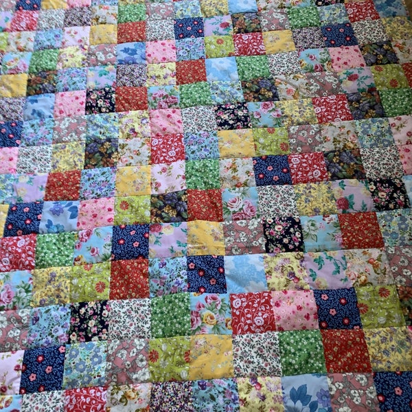Traditional Floral patchwork  QuIlt