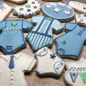 Boy Baby Shower Cookies, Baby Shower Favor, Baby Boy Announcement, 1 Dozen Sugar Cookies. Gender reveal (6 pink, 6 blue) cookies.