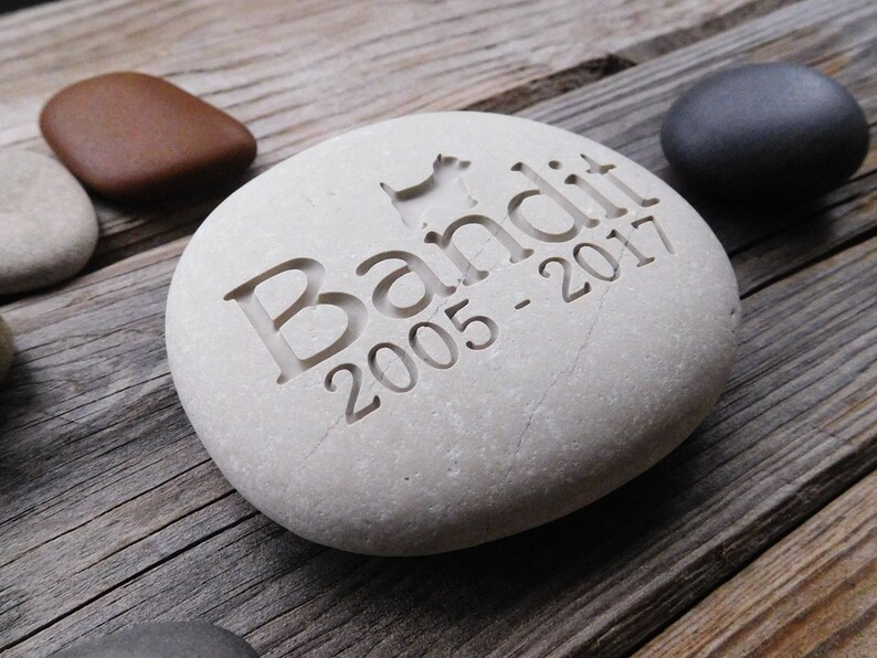 Pet grave marker Pet keepsake In loving memory Dog memorial Pet loss memorial Pet garden memorial Stone memorial Grave marker Pet loss rock