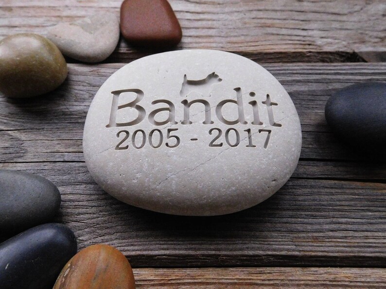 Pet grave marker Pet keepsake In loving memory Dog memorial Pet loss memorial Pet garden memorial Stone memorial Grave marker Pet loss rock