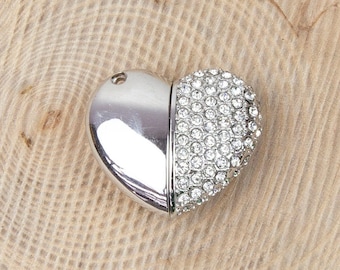 Heart USB | Personalised Engraved USB 3.0 8Gb/16Gb/32Gb Wedding Gift, Anniversary Gift for Her, Branded USB, Mothers Day Gift, For Mum
