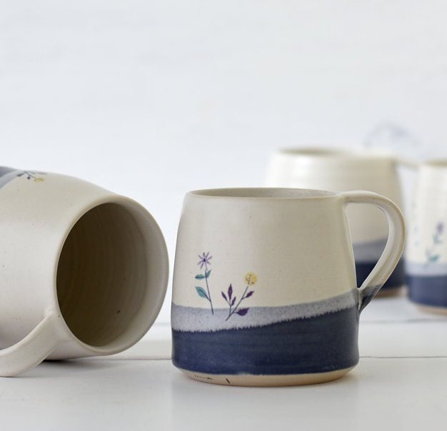 Tasse de Fleurs en Céramique Bleue et Blanche Faite à La Main Charmante Pour Le Café Thé - Poterie G