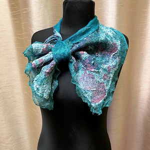 Chal francés pequeño con lazo de doble cara Cuello cálido de fieltro suave Cuello de fieltro desmontable Accesorio de fieltro Chal verde rosa Regalo para su mujer mamá