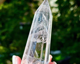 Vogel Wand from Brazil 12 Sided Vogel Wand for Meditation Crystal Toolkit for Reiki Practitioner Chakra Wand Vogel Rainbows Quartz Crystal