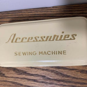 Vintage - Accessories Sewing Machine Can