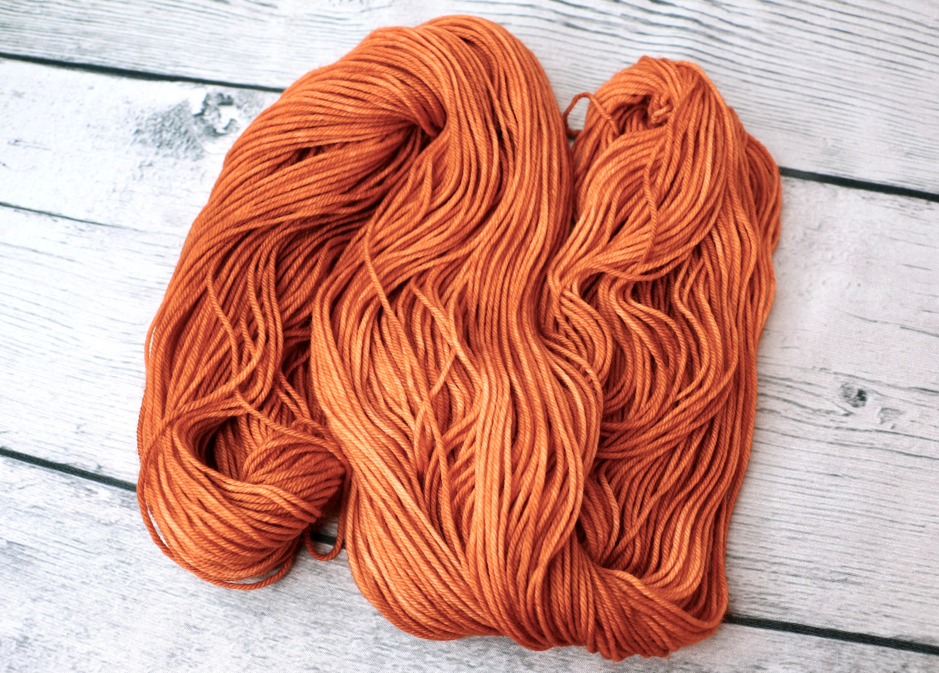 Burnt orange tonal hand painted yarn hand dyed yarn gift for Etsy 日本