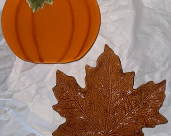 set of autumnal serving trays