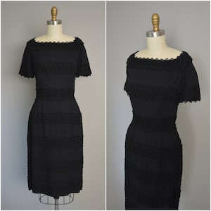 1950s Black Wool & Lace Wiggle dress with Short Sleeves and Square Neckline Little Black Dress - Size Medium