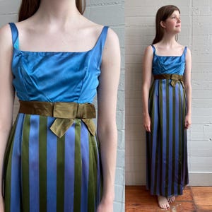 1970er 70er Jahre Satin Empire-Taille Maxi-Kleid mit Vertikal gestreiftem Rock - XS