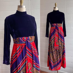 1970er 70er Jahre Empire-Taille Maxikleid mit Paisley-Rock und Schleifendetail - S