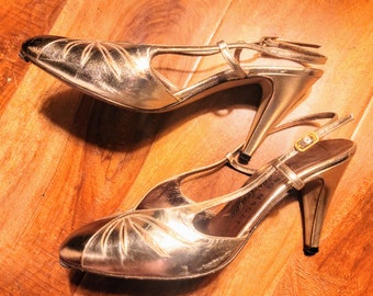 BRUNO MAGLI Size 6.6B Womens Shoes Heels Pumps  Silver Gold adjustable EUC