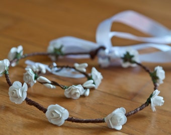 Couronne de fleurs blanches enfant et bracelet assorti mariage communion baptême