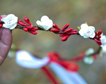 Couronne de fleurs bohème cheveux rouge et blanche