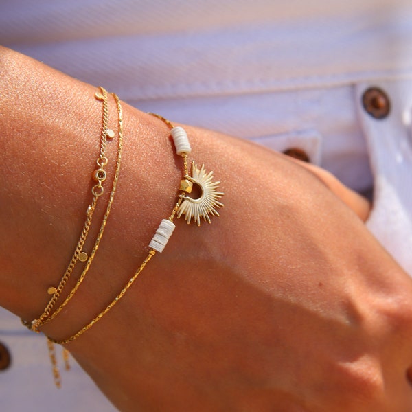 Bracelet Litha blanc, pendentif soleil doré et sequins, cadeau pour elle