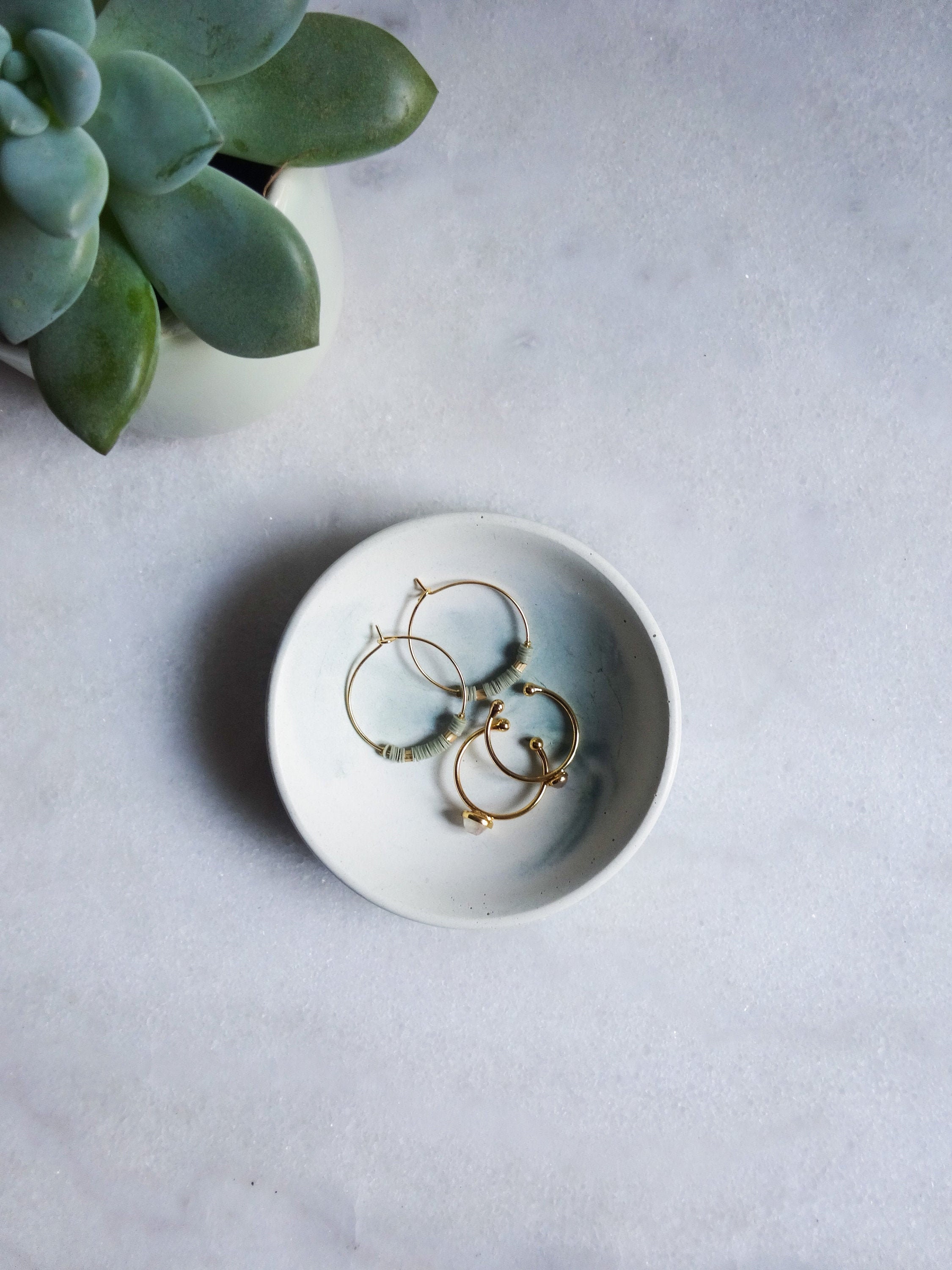 Porte Bijoux Rond en Béton Vert