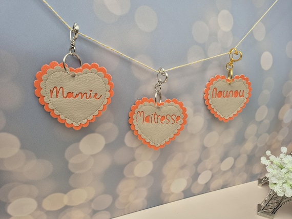 Personalized Teacher - Grandpa - Mom - Dad - Nanny - Grandma Keychain - Names embroidered on the back