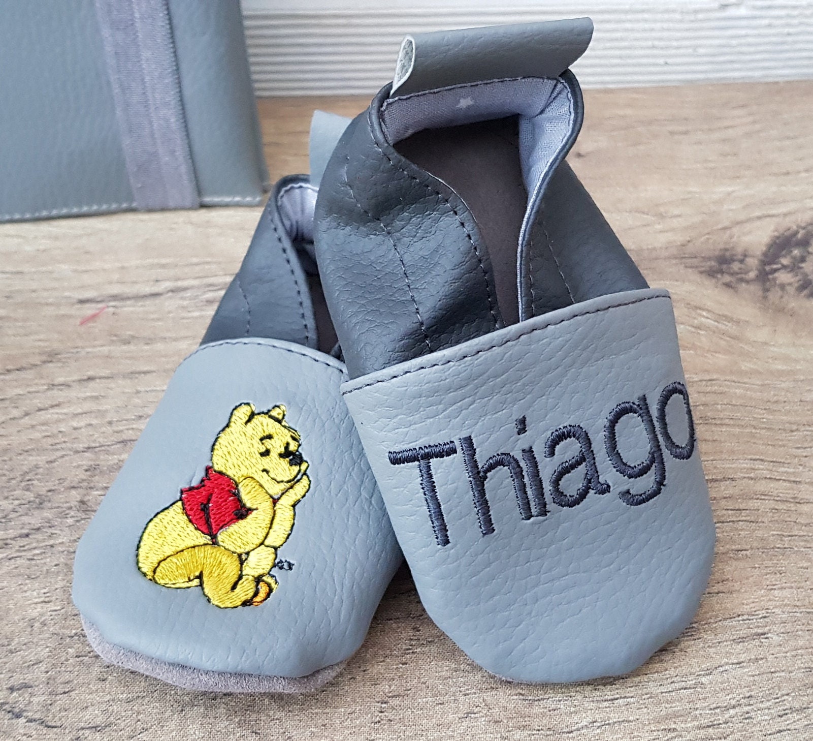 Chaussons bébé gris Dumbo naissance DISNEY : la paire de chaussons