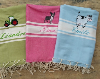 Fouta rose fuschia brodée, fouta, serviette de plage, fouta personnalisée, serviette de plage brodée, personnalisée