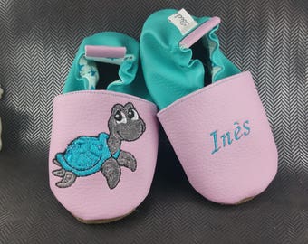 Chaussons souples cuir, simili cuir, chausson bébé, chausson garçon, chausson fille, chausson enfant, chausson personnalisé, tortue