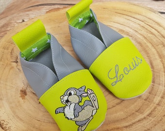 Chaussons souples cuir, vert néon et gris, chausson enfant, chausson personnalisé, lapin