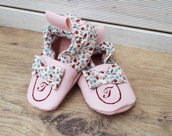 Zachte leren pantoffels, baby pantoffels, meisjes pantoffels, bloemen strik, limited edition