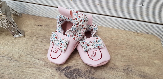 Soft leather slippers, baby slippers, girl slippers, floral bow, limited edition