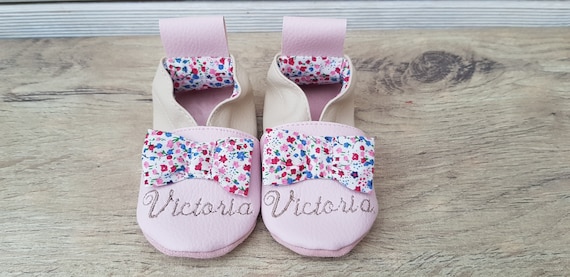 Soft leather slippers, imitation leather, baby slipper, girl slipper, child slipper, personalized slipper, limited edition sewn bows