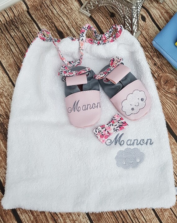 Personalized birth pack: slippers and bib, limited edition Wiltshire peach, cloud