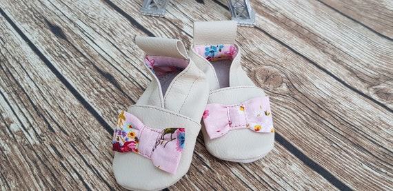 Chaussons souples bébé fille - Rose