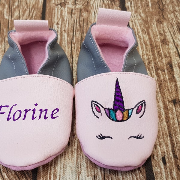 Chaussons souples en cuir, simili cuir, chausson bébé, chausson garçon, chausson fille, chausson enfant, chausson personnalisé, licorne,