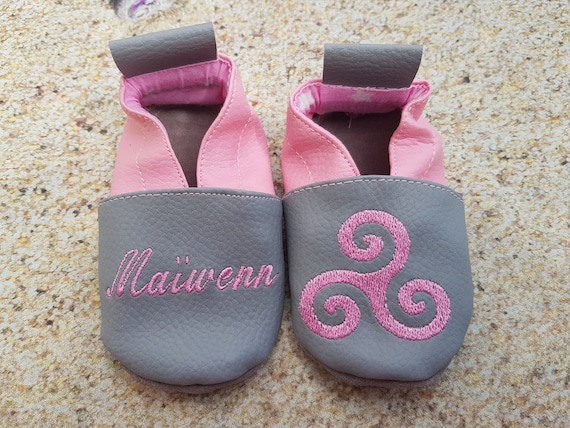 Chaussons souples cuir, simili cuir, chausson bébé, chausson garçon,  chausson fille, chausson enfant, triskel, chaussons personnalisés -   France