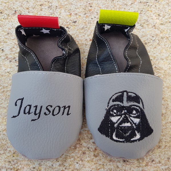 Chaussons souples cuir, chausson bébé, chausson enfant gris et noir,