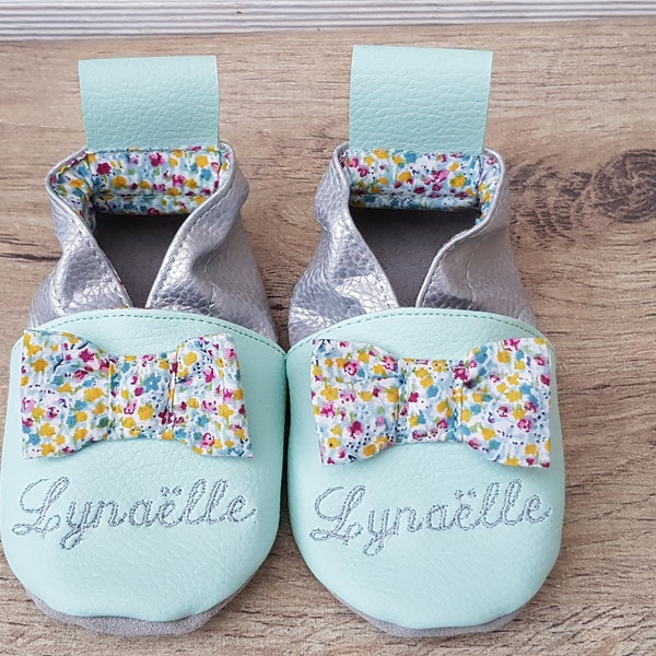 Chaussons souples cuir, simili cuir, chausson bébé, chausson fille, chausson enfant, chausson noeud édition limitée petites fleurs