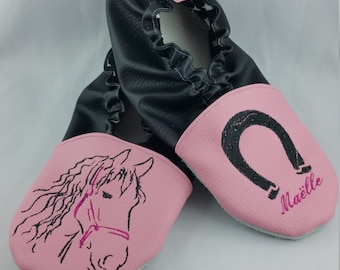 Chaussons souples, cuir, cheval et fer à cheval