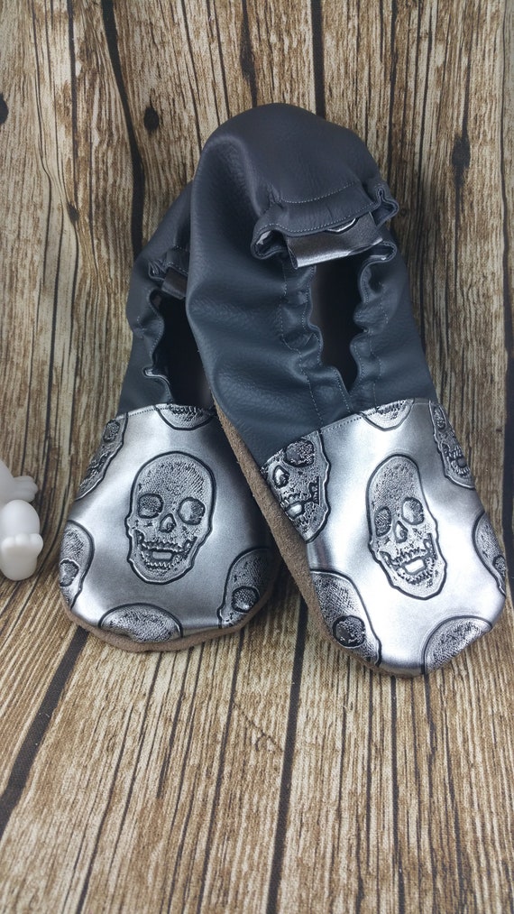 Soft leather slippers, adult slippers, skull