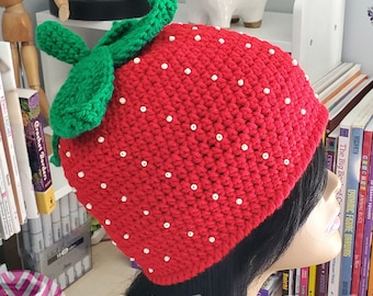Cappello all'uncinetto a forma di fragola