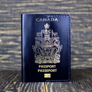 Handgemaakte Canadese paspoorthoes plantaardig gelooid leer, duurzaam stijlvol reisaccessoire voor globetrotters, verjaardagscadeau, organizer