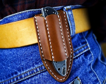 Läderknivslida Kershaw Leek, (Kniv ej till salu) Present till knivälskare, Personlig present, Hållbart skydd för ditt blad, Presentturist