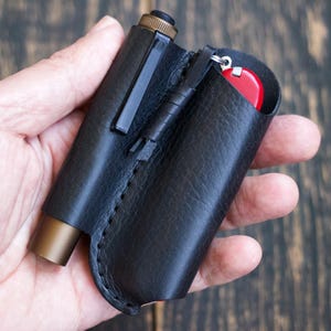 レザーEDCオーガナイザー Victorinox Climber シース、Streamlight 懐中電灯、ポケットツールホルダー付き、男性へのギフト、ポーチシース、毎日持ち運べる