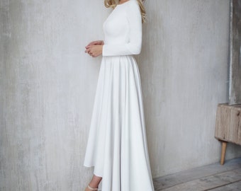 Robe de mariée simple Dalarna, robe minimaliste crêpe, jupe haute basse Robe de mariée