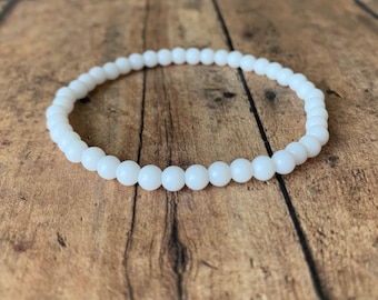 4mm white alabaster bracelet, alabaster Bracelet, Snow white gems, Beaded bracelet, Natural stone bracelet, white bracelet