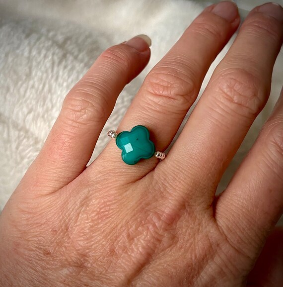 Bague en argent 925 et perle trèfle 12 mm vert canard France