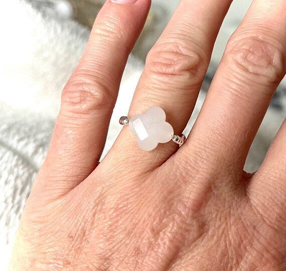 Bague en argent 925 et perle trèfle 12 mm blanc France